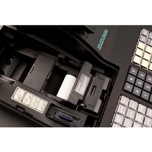 Sam4s NR-510R Registrierkasse schwarz - Innenansicht mit geöffnetem Kassenfach und Hubtastatur